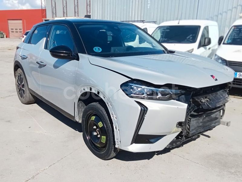 Gris / plata Usado 2024 DS Automobiles DS3 Opera SUV | 13.900 € - Imagen 1/4