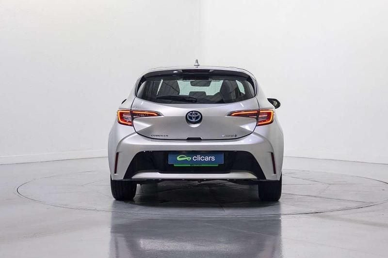 Usado Toyota Corolla Active 98 CV (72 kW) 2021 Gris Berlina