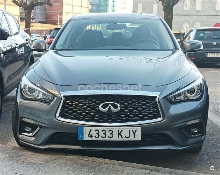 Usado Infiniti Q50 Premium 170 CV (125 kW) 2018 Gris / plata Berlina