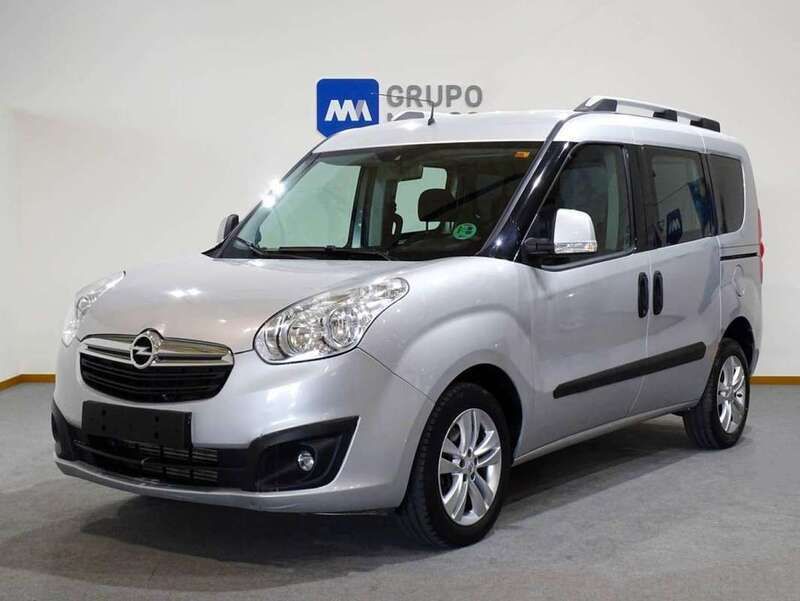 Plateado Usado 2017 Opel Combo Expression Monovolumen | 9990 € (Precio justo) - Imagen 1/4