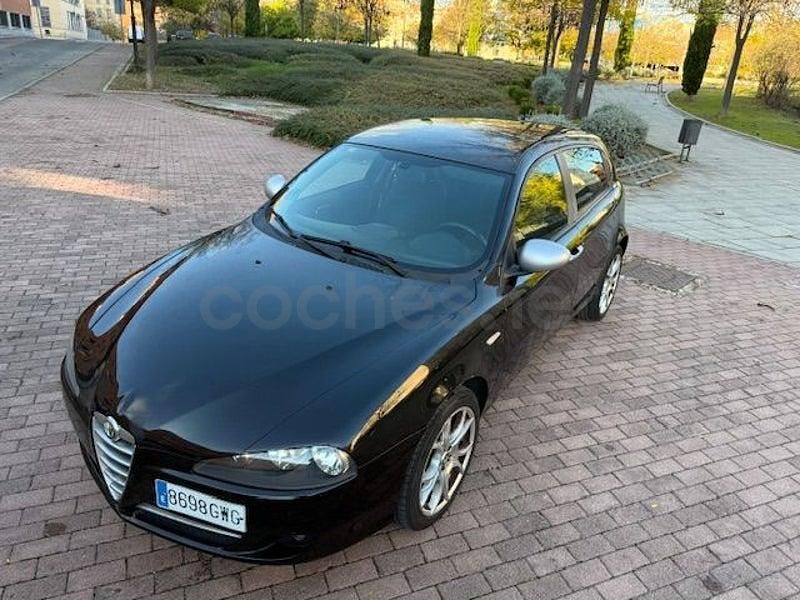 Usado Alfa Romeo 147 Distinctive 105 CV (77 kW) 2010 Negro Utilitario