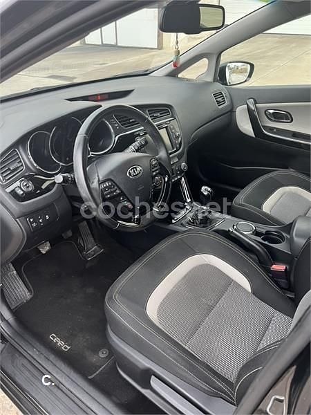 Usado Kia Ceed GT 128 CV (94 kW) 2015 Negro Berlina