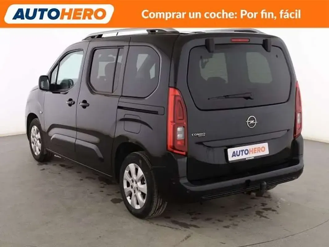 Usado Opel Combo Innovation 131 CV (96 kW) 2019 Negro Monovolumen