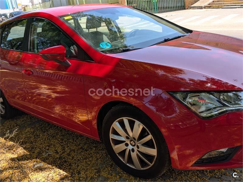 Rojo Usado 2014 Seat Leon Reference Berlina | 9800 € (Precio justo) - Imagen 1/4