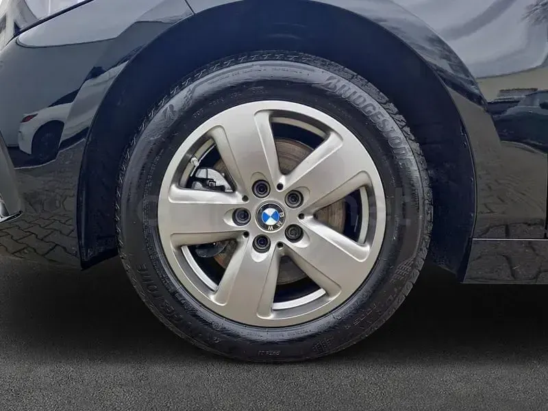 Usado BMW 118 136 CV (100 kW) 2022 Negro Utilitario