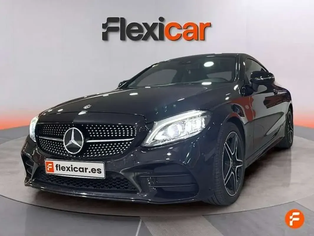 Usado Mercedes C300 245 CV (180 kW) 2018 Negro Coupe