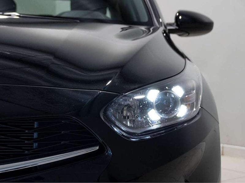 Używany Kia Ceed 101 KM (74 kW) 2025 Czarny Hatchback