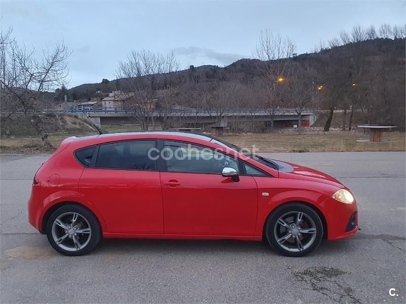 Rojo Usado 2007 Seat Leon FR Berlina | 2900 € (Super precio) - Imagen 1/4