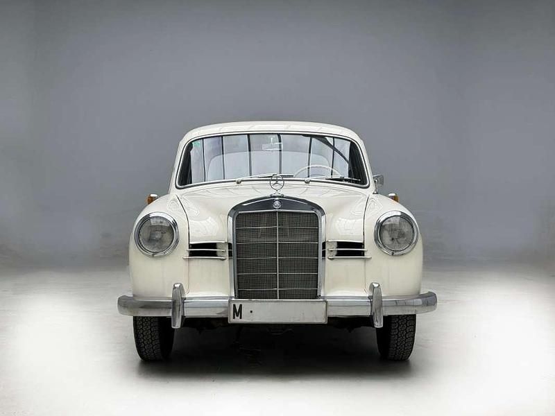 Usado Mercedes 190 80 CV (58 kW) 1961 Blanco Berlina