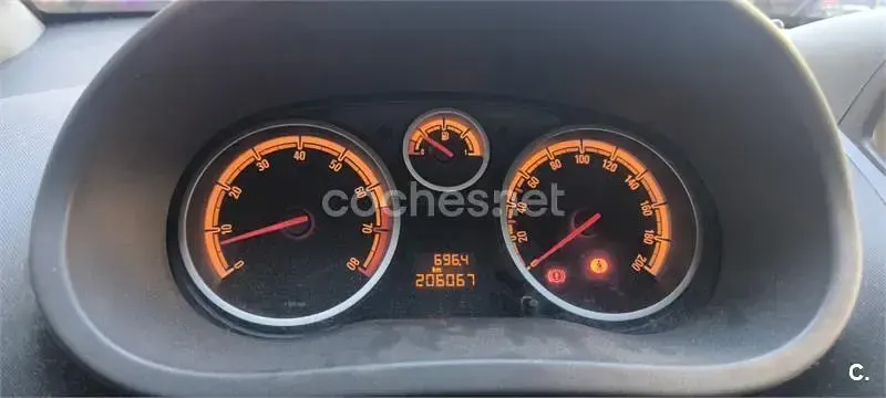Usado Opel Corsa Selective 85 CV (62 kW) 2014 Negro Utilitario
