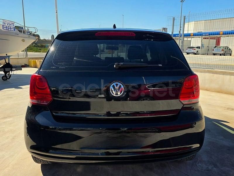 Usado VW Polo Advance 60 CV (44 kW) 2012 Negro Utilitario
