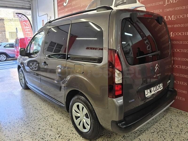 Usado Citroën Berlingo Feel 100 CV (73 kW) 2016 Marrón Monovolumen