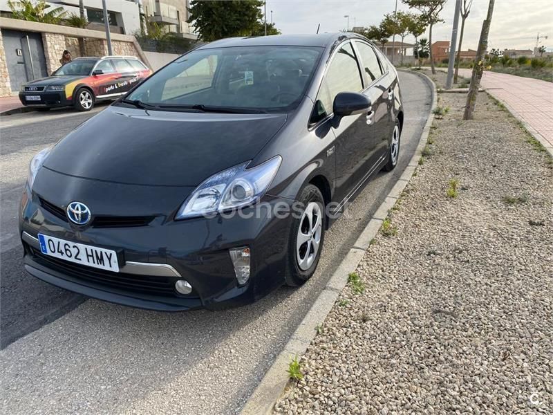 Usado Toyota Prius Executive 136 CV (100 kW) 2012 Gris / plata Utilitario
