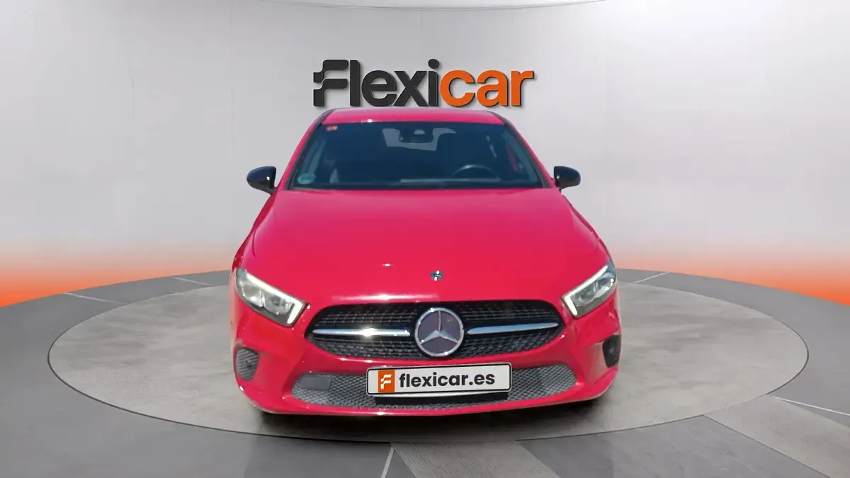 Usado Mercedes A180 116 CV (85 kW) 2019 Rojo Berlina