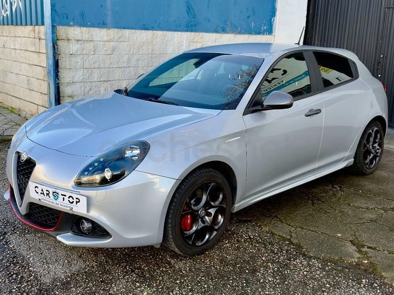 Usado Alfa Romeo Giulietta Super 150 CV (110 kW) 2018 Gris / plata Utilitario
