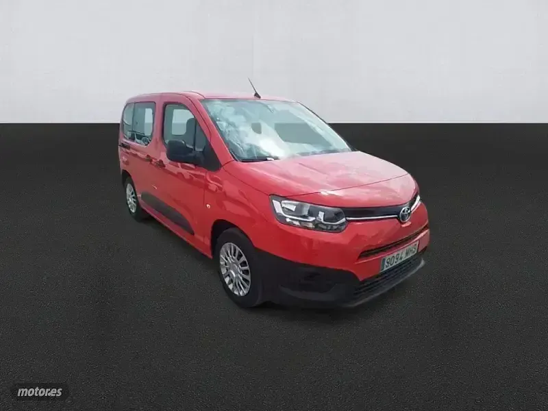 Usado Toyota Proace Verso City 131 CV (96 kW) 2023 Rojo Familiar