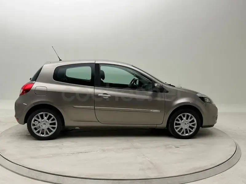 Usado Renault Clio II Exception 85 CV (62 kW) 2009 Beige Berlina