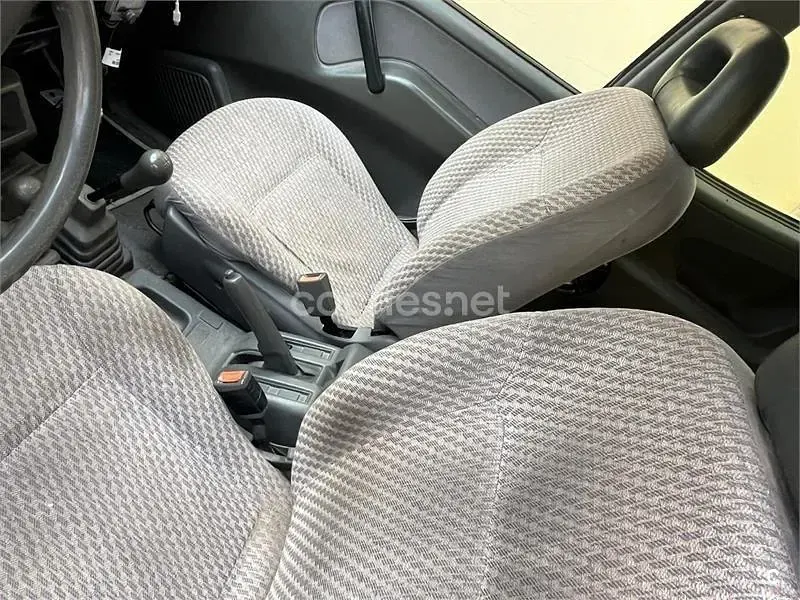 Usado Nissan Terrano SE 125 CV (91 kW) 1995 Granate SUV