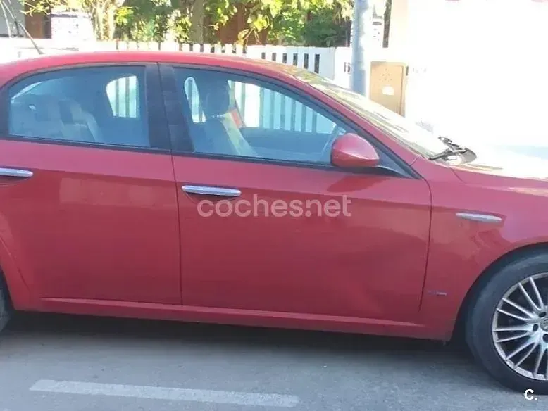 Usado Alfa Romeo 159 150 CV (110 kW) 2008 Rojo Berlina