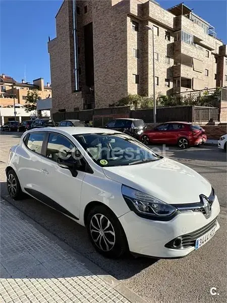 Usado Renault Clio IV Expression 75 CV (55 kW) 2014 Blanco Berlina