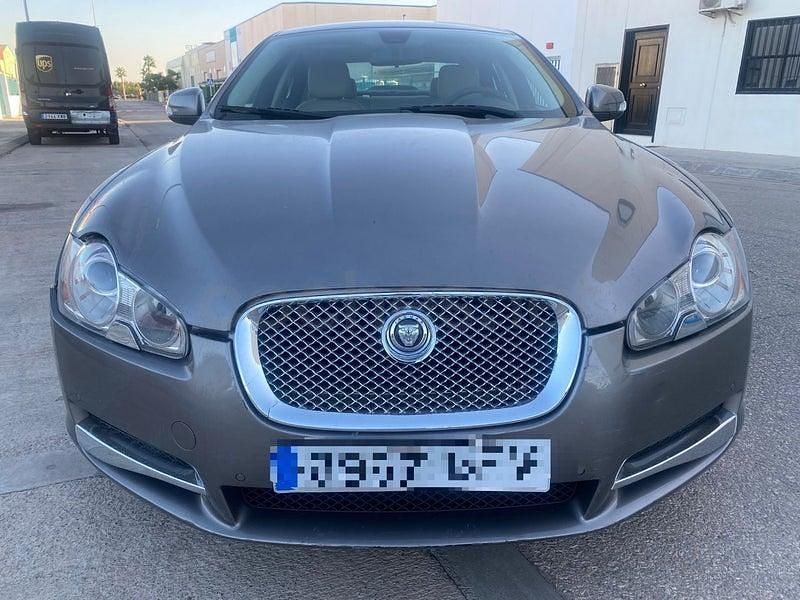 Usado Jaguar XF Premium Luxury 207 CV (152 kW) 2008 Gris / plata Berlina