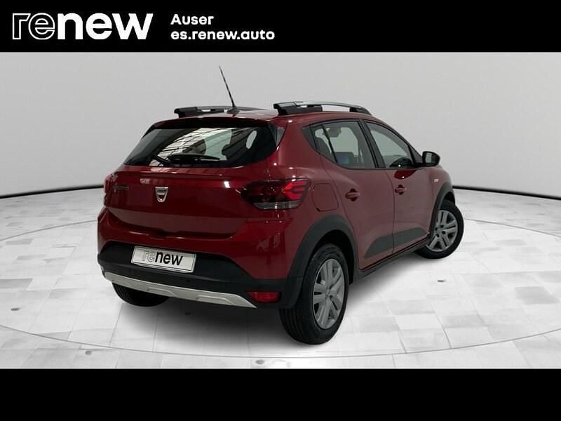 Usado Dacia Sandero Comfort 91 CV (66 kW) 2022 Rojo Berlina