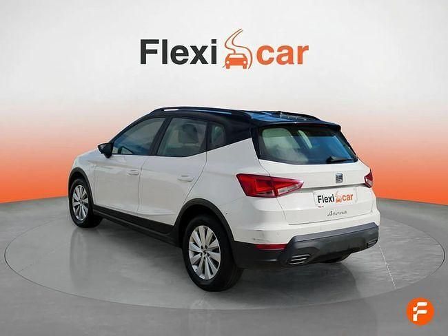 Usado Seat Arona Reference 95 CV (69 kW) 2022 Blanco SUV