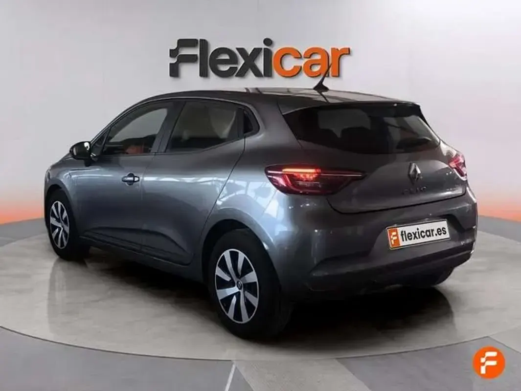 Usado Renault Clio Equilibre 91 CV (66 kW) 2023 Gris Utilitario