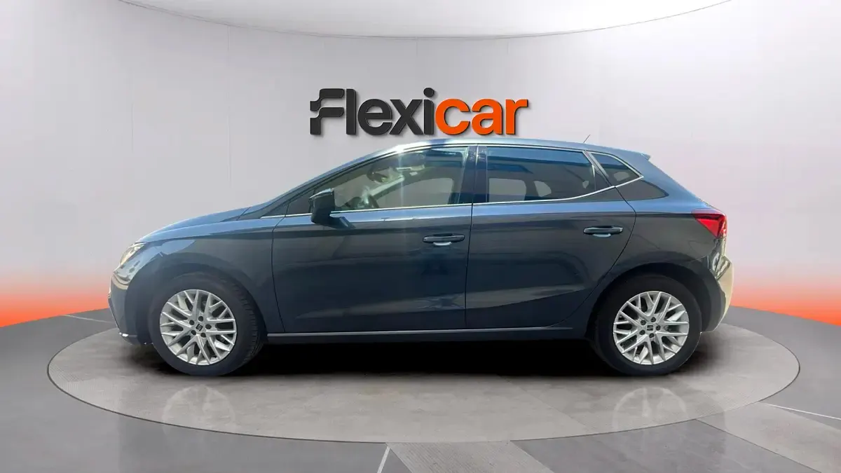 Usado Seat Ibiza Style 116 CV (85 kW) 2024 Gris Utilitario