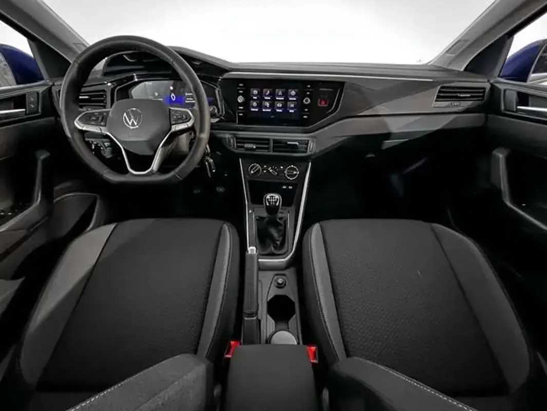 Usado VW Polo 95 CV (69 kW) 2025 Azul Utilitario