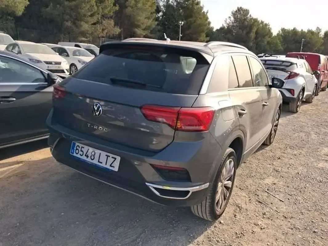 Usado VW T-Roc Advance 150 CV (110 kW) 2021 Gris SUV