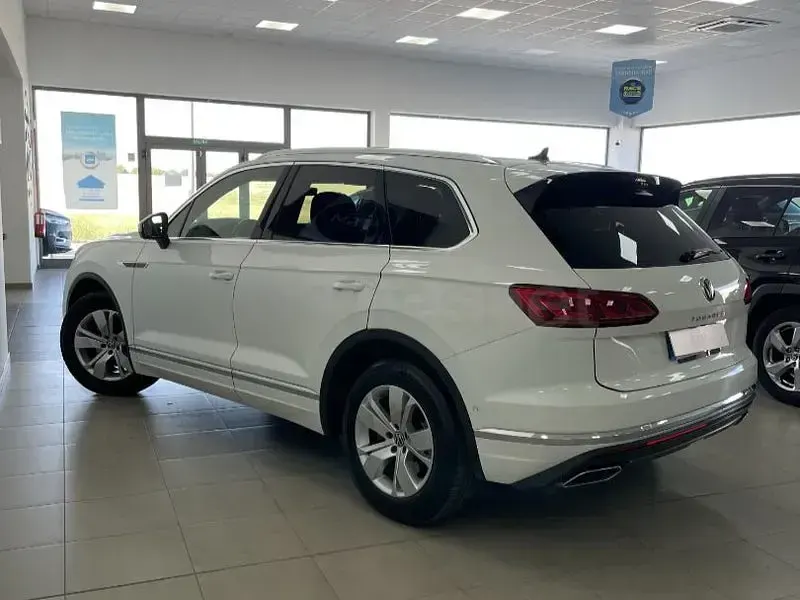 Usado VW Touareg Pure 231 CV (169 kW) 2022 Blanco SUV