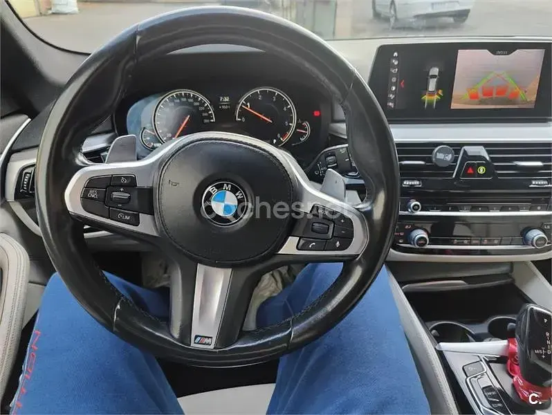 Usado BMW 520 Comfort Edition 190 CV (139 kW) 2017 Negro Familiar