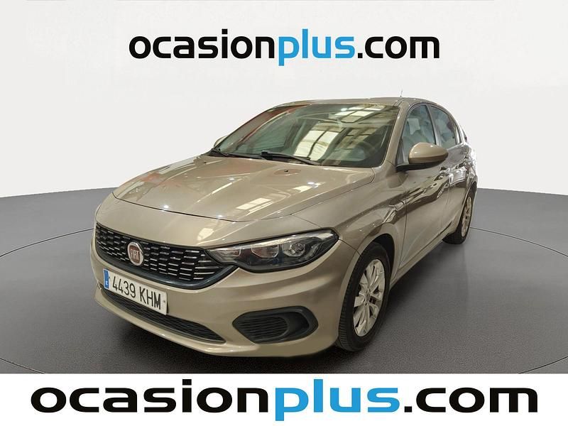 Usado Fiat Tipo Easy 95 CV (69 kW) 2018 Beige Utilitario