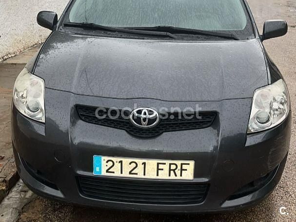 Gris / plata Usado 2007 Toyota Auris Luna Berlina | 7000 € (Buen precio) - Imagen 1/4