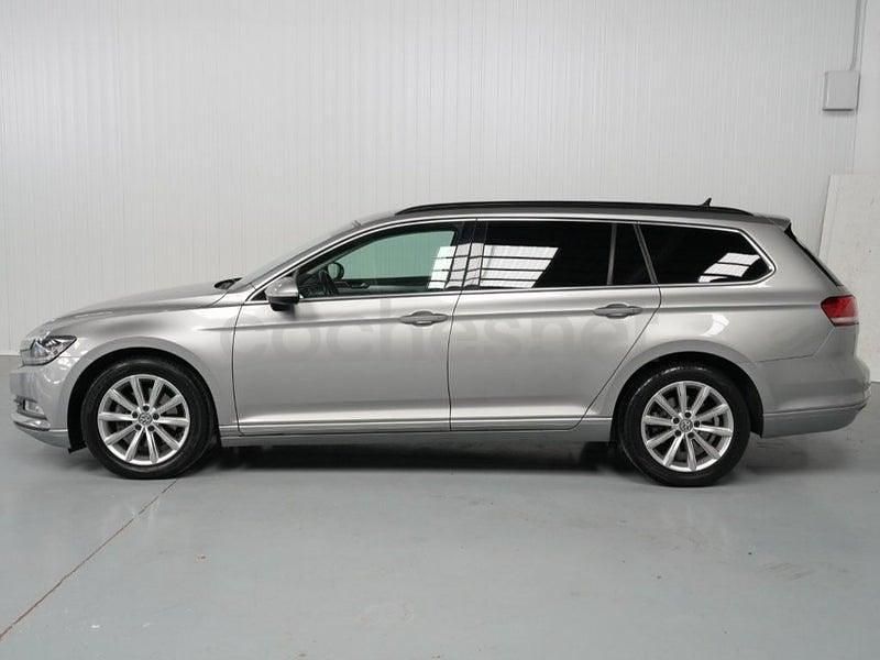 Usado VW Passat Advance 150 CV (110 kW) 2018 Gris / plata Familiar