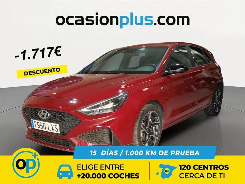 Usado Hyundai i30 N Line 120 CV (88 kW) 2022 Rojo