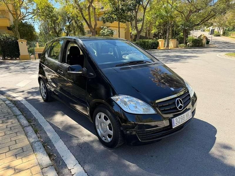 Usado Mercedes A160 82 CV (60 kW) 2011 Negro Utilitario