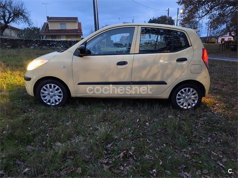 Amarillo Usado 2008 Hyundai i10 Comfort Utilitario | 4390 € (Precio justo) - Imagen 1/4