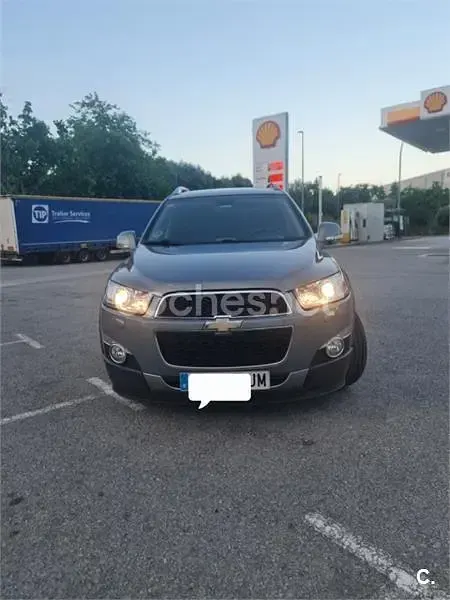Usado Chevrolet Captiva LTZ 184 CV (135 kW) 2012 Gris / plata SUV