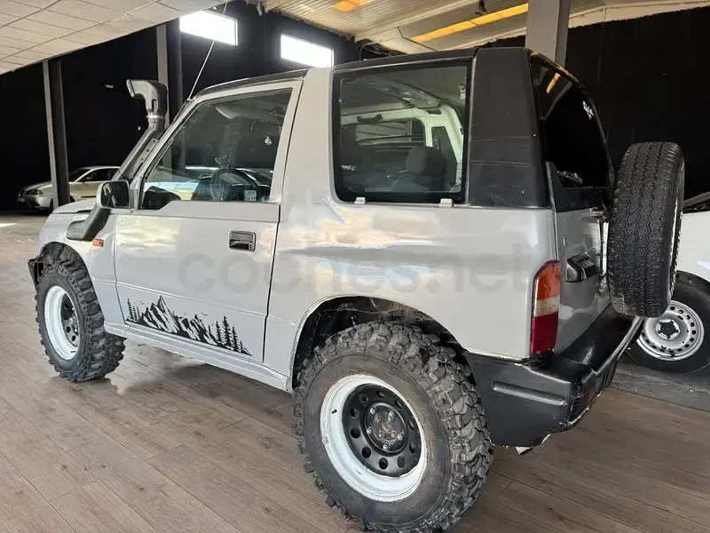 Usado Suzuki Vitara 81 CV (59 kW) 1990 Gris / plata Familiar