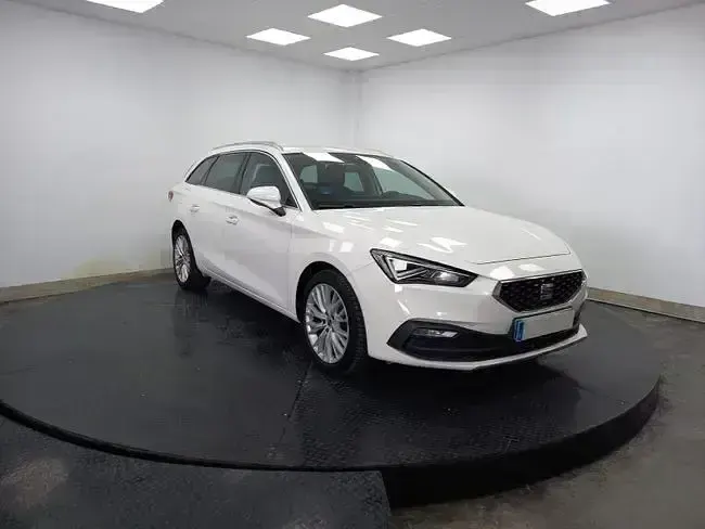 Usado Seat Leon XCELLENCE 204 CV (150 kW) 2021 Blanco Berlina