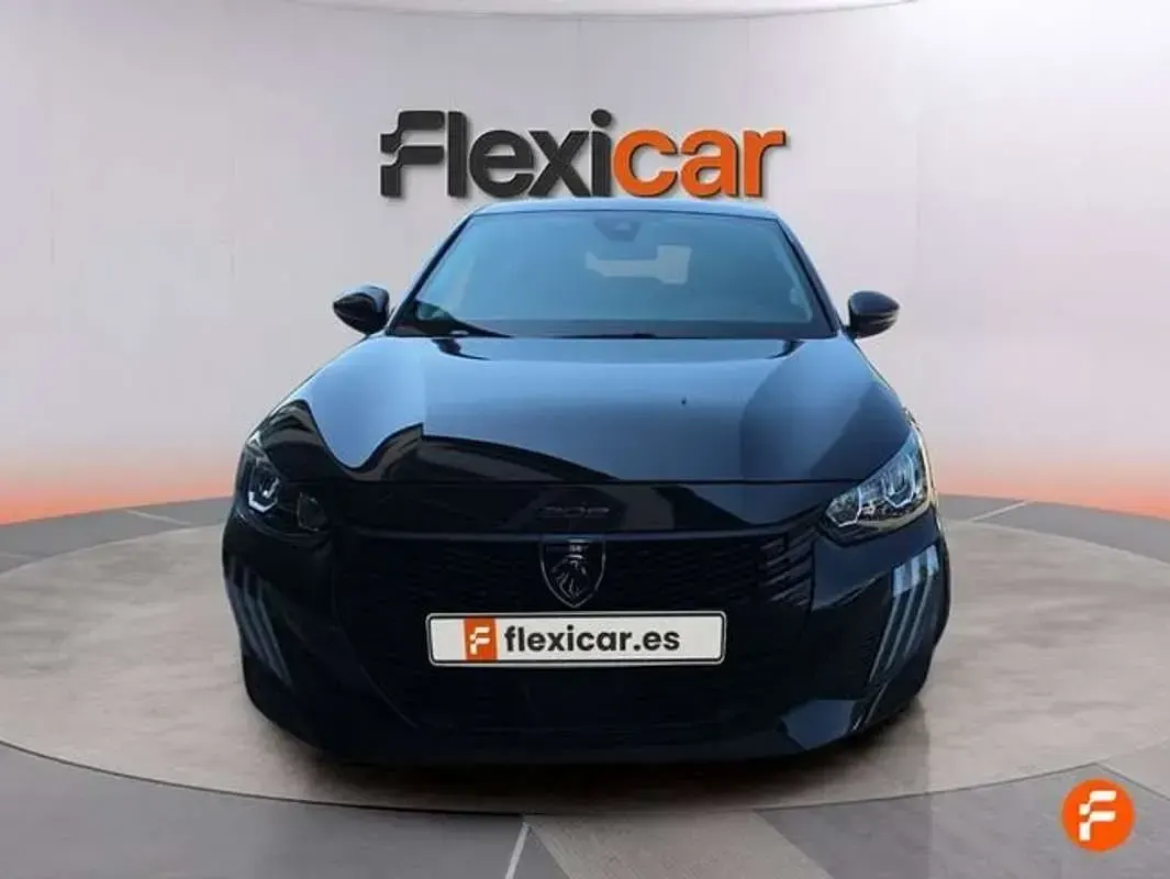 Usado Peugeot 208 Allure 101 CV (74 kW) 2025 Negro Utilitario