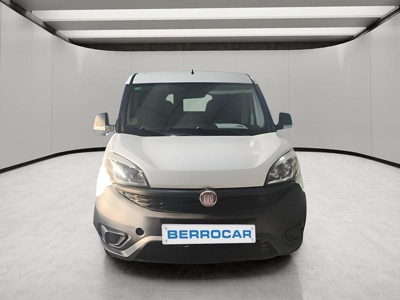 Usado Fiat Doblò 90 CV (66 kW) 2015 Blanco Monovolumen