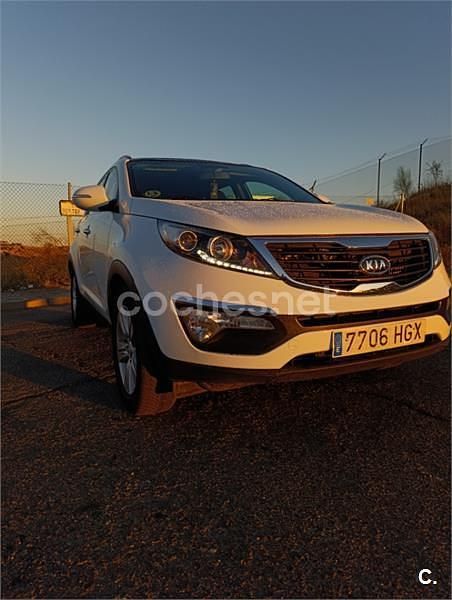 Blanco Usado 2011 Kia Sportage SUV | 8000 € (Precio justo) - Imagen 1/4