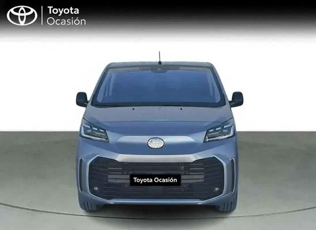 Usado Toyota Proace 145 CV (106 kW) 2024 Gris Monovolumen