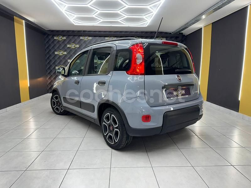 Usado Fiat Panda 70 CV (51 kW) 2022 Gris / plata Utilitario