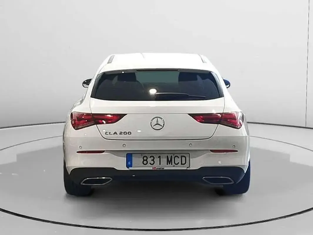 Usado Mercedes CLA200 165 CV (121 kW) 2022 Blanco Familiar