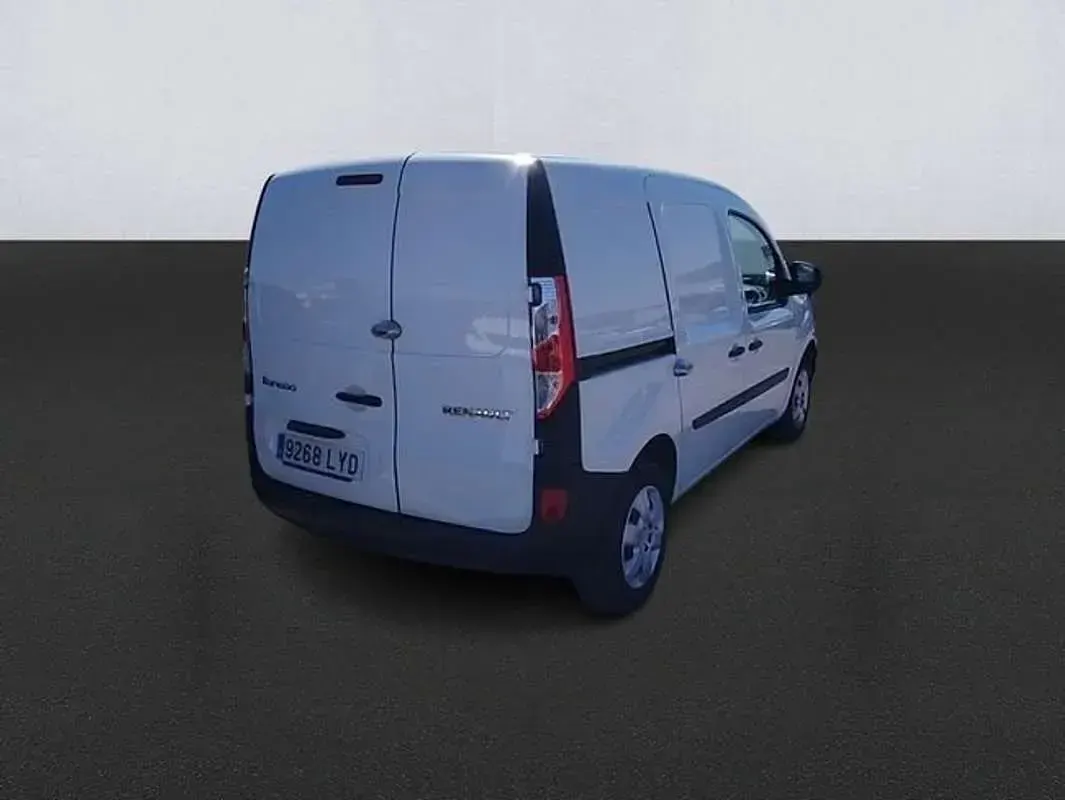 Usado Renault Kangoo 63 kW (87 CV) 2022 Blanco Monovolumen