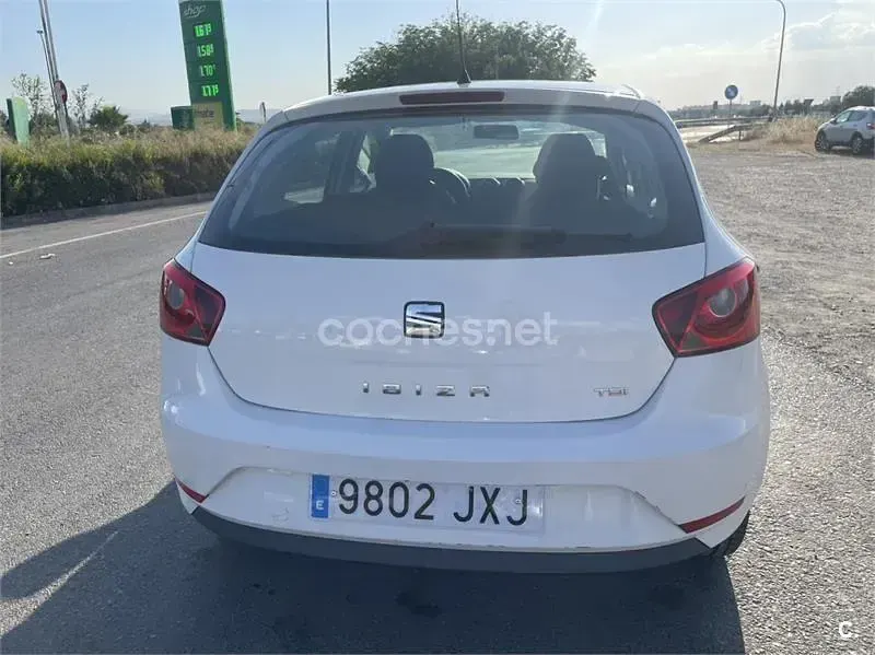 Usado Seat Ibiza Reference 90 CV (66 kW) 2017 Blanco Berlina